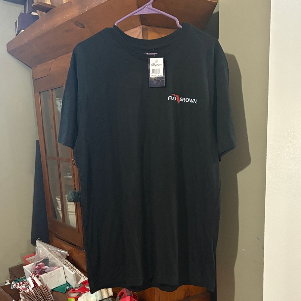 NWT FLO GROWN T SHIRT